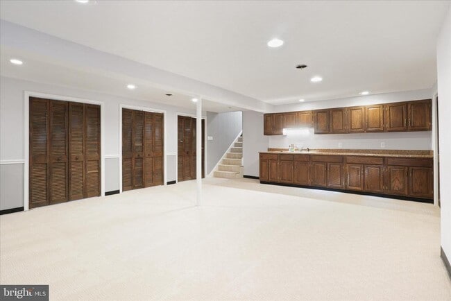 Building Photo - 6543 Cedarwood Ct