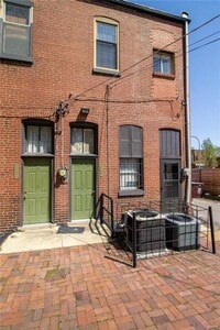 Building Photo - Cherokee 2214-2216