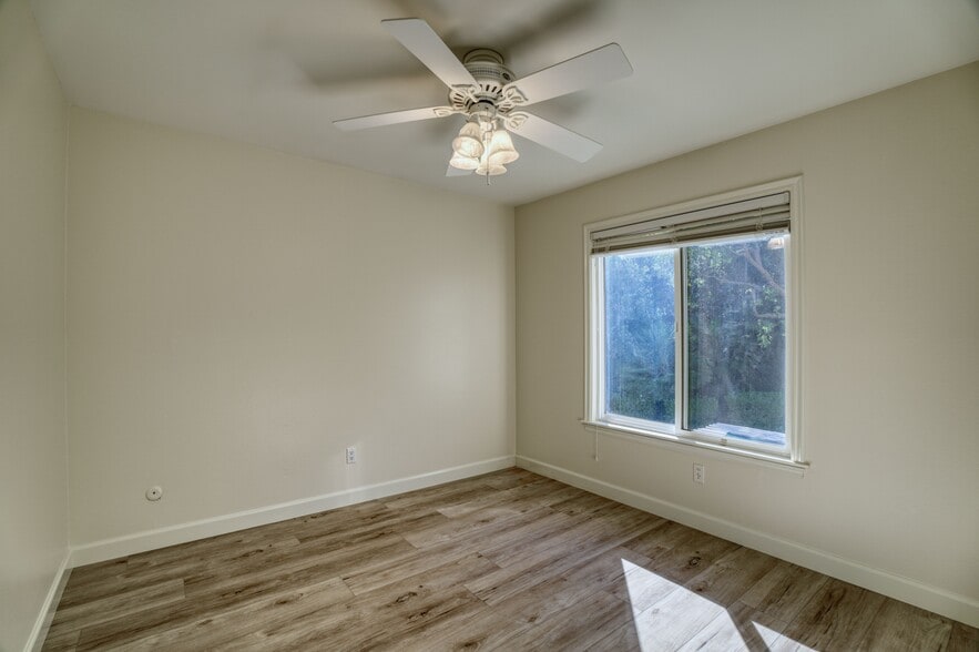 Building Photo - 19946 Turnberry Dr