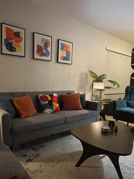 Building Photo - 7249 W Lenox Cir