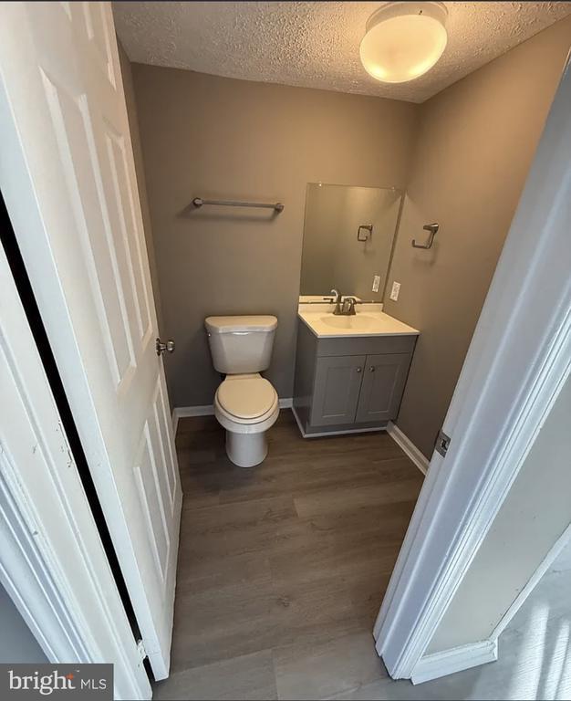 Building Photo - 30 Sycamore Dr