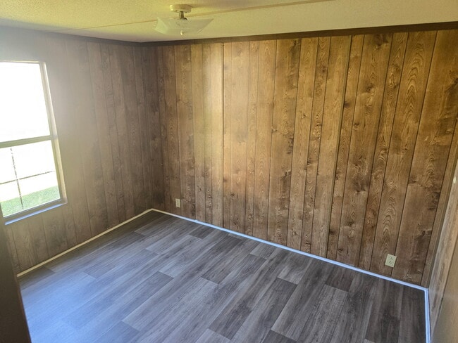 Building Photo - 472 Ruben Wells Rd