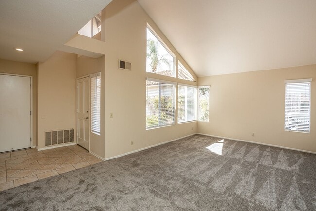 Building Photo - Beautiful Home In Coveted Rancho Del Oro!