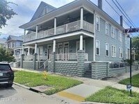 Building Photo - 430 E 7th St