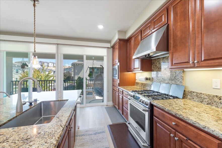 Kitchen - 2821 Stringham Way