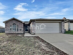 Building Photo - 308 Lake Travis Dr