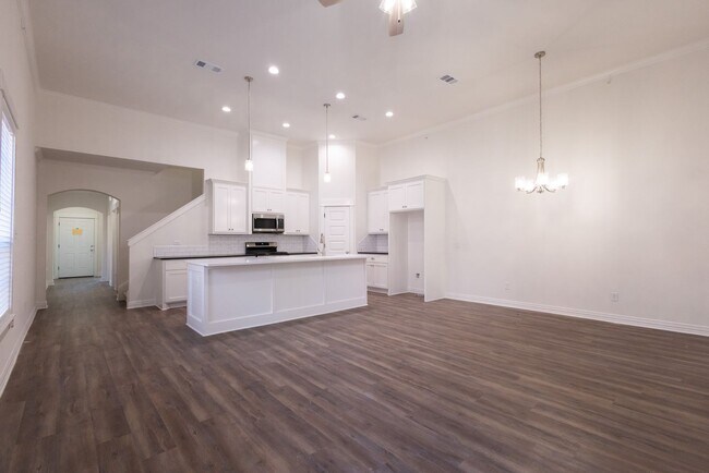 Building Photo - Brand New Townhome for Lease Available July!