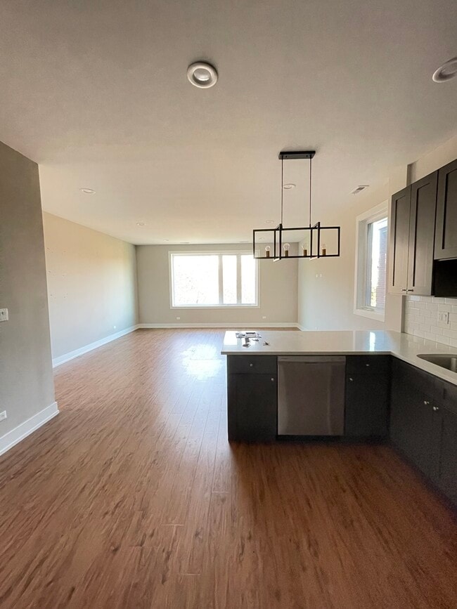 Building Photo - 215 S Hamilton Ave