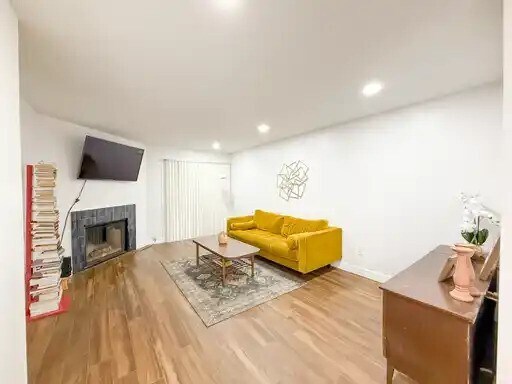 Building Photo - 2120 El Paseo St