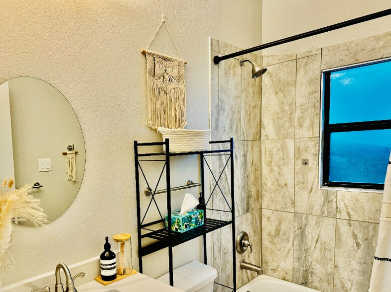 Building Photo - 607 Dawson St