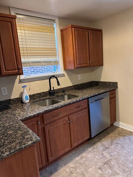 Kitchen - 1017 Fordham Ave