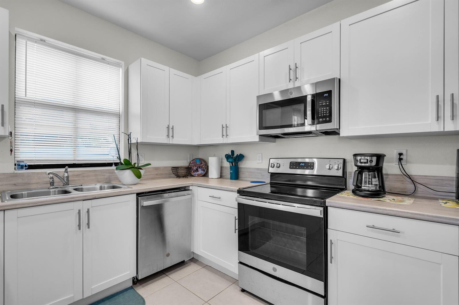 Building Photo - 11101 W 33rd Ct