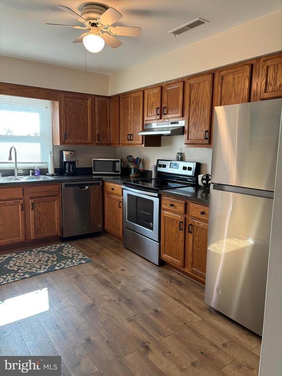 Building Photo - 37285 Martin St