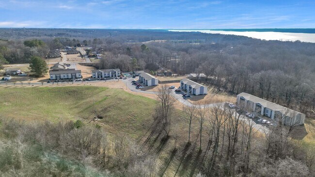 Building Photo - 615 Lock Six Rd
