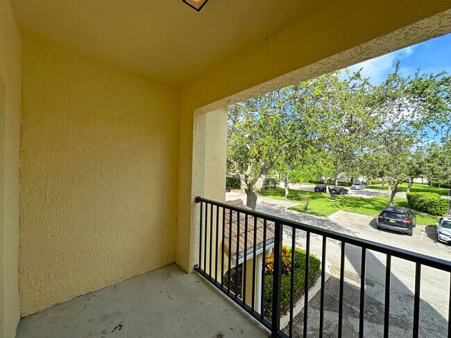 Building Photo - 124 SW Peacock Blvd