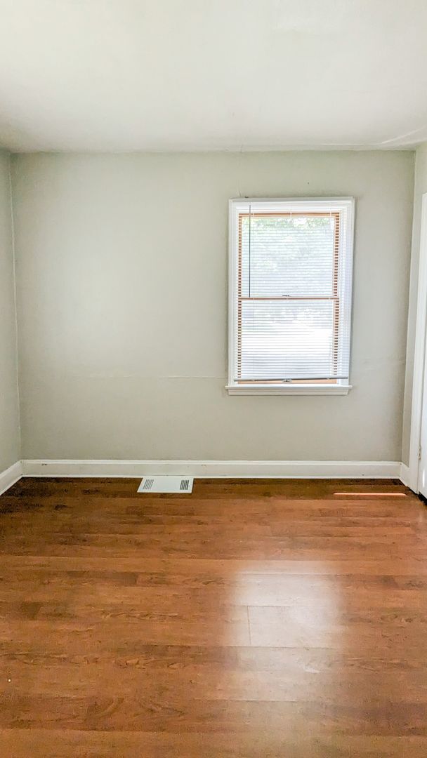 Building Photo - 3 Bedroom Home Preleasing for August 2026! Short Walk from Ball State's Campus! Updated & Spaciou...