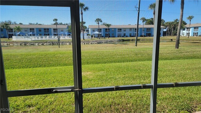 Building Photo - 950 Hancock Creek S Blvd