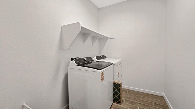 Building Photo - 17863 W Elm St