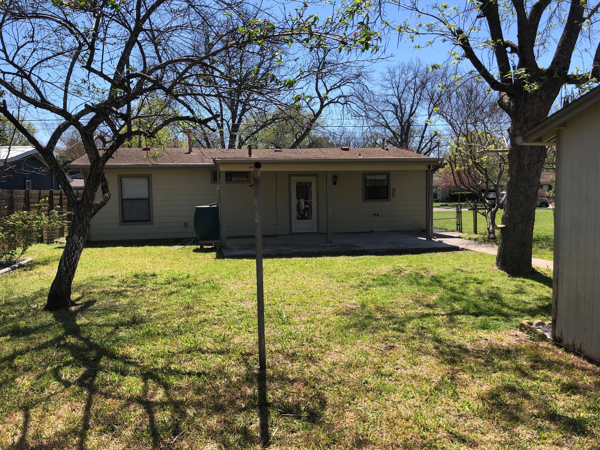 Building Photo - 3300 Bengston St