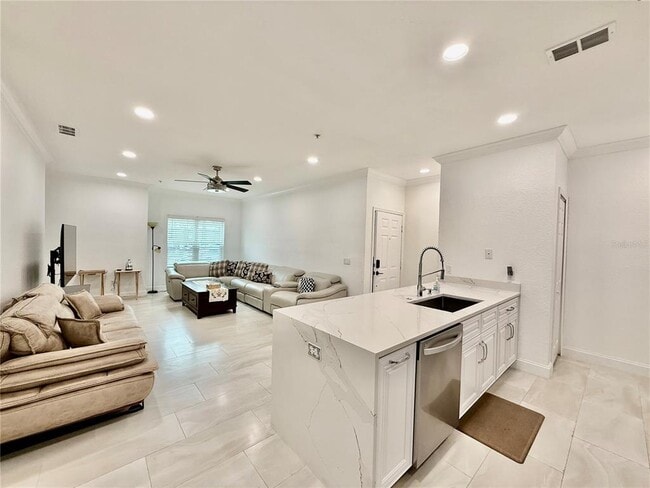 Building Photo - 16303 Enclave Village Dr