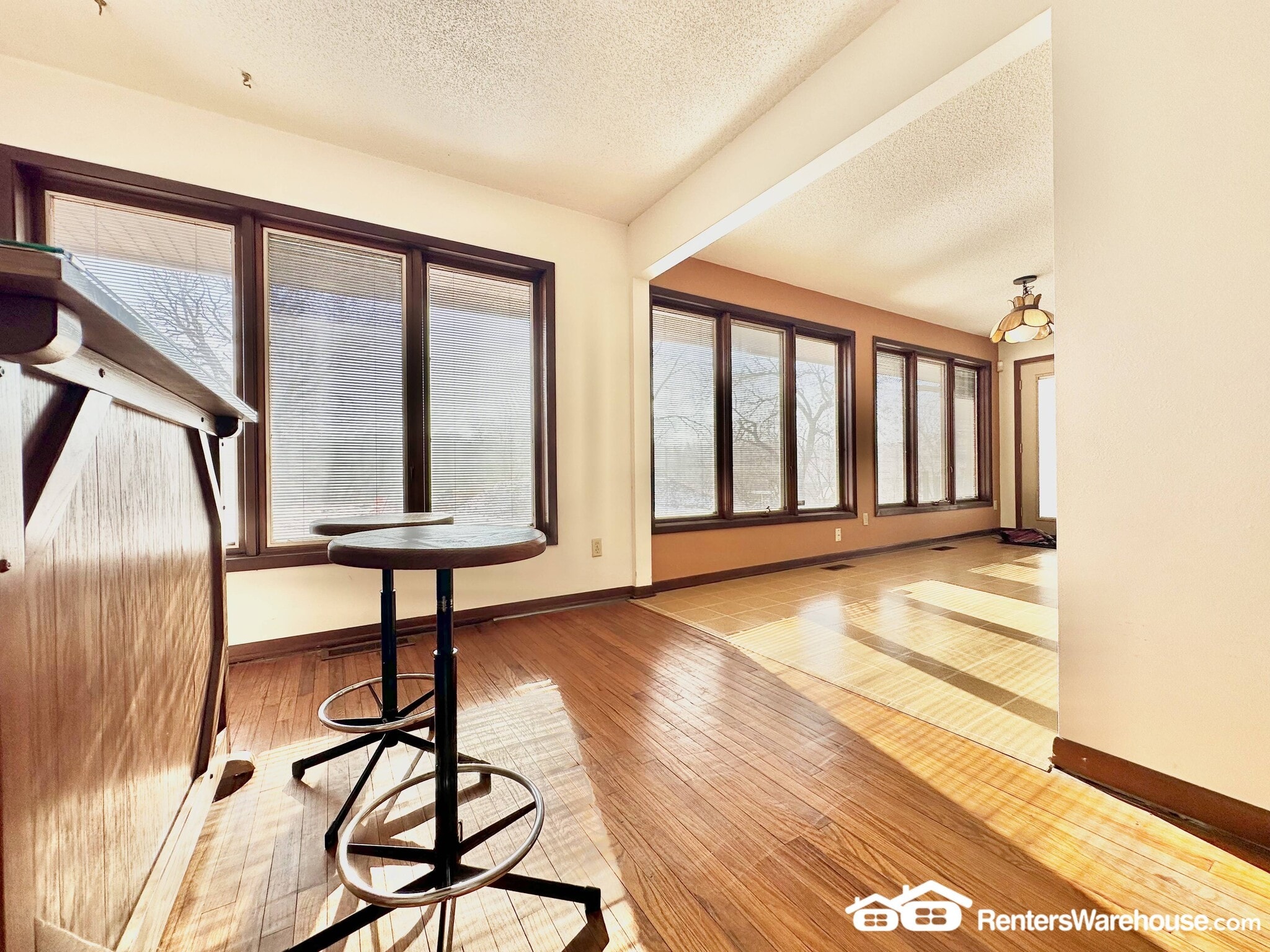 Building Photo - 3006 Fleur Dr