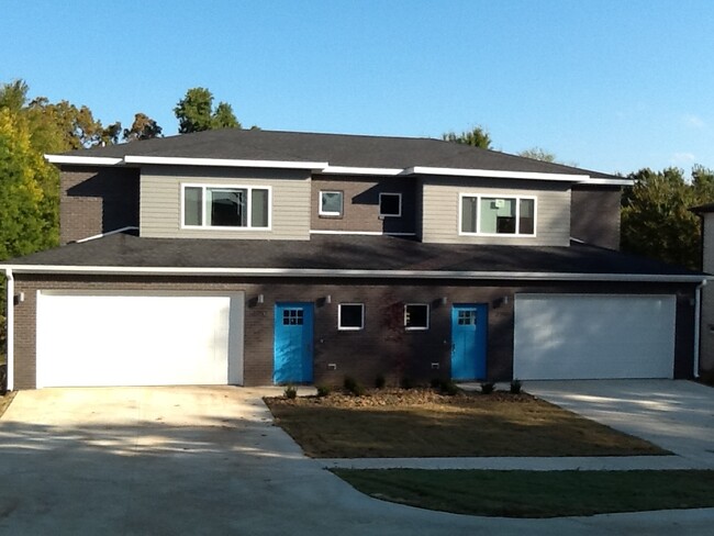 Building Photo - Wildwood 3
