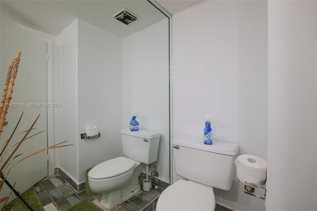 Building Photo - 7200 Radice Ct