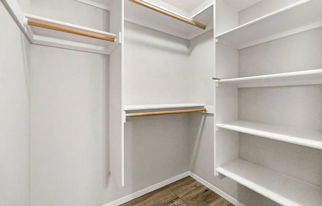 Building Photo - Spacious 2 Bedroom 2 Bath Condo with Detac...