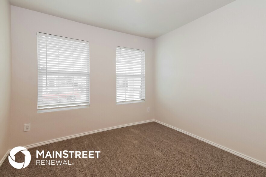 Building Photo - 5213 Longshadow Dr