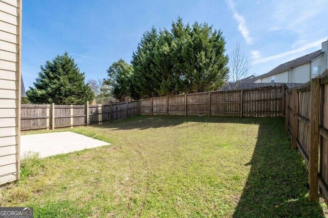 Building Photo - 6425 White Walnut Way