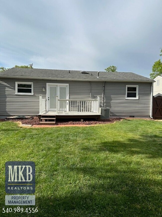 Building Photo - The Perfect 3-Bedroom Ranch-Style House Lo...