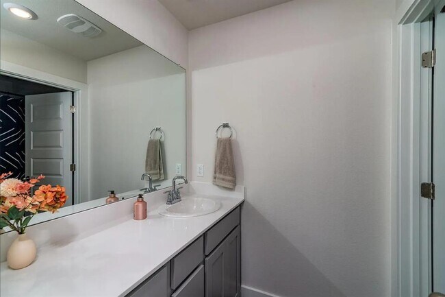 Building Photo - 7501 Travertine Spring Dr