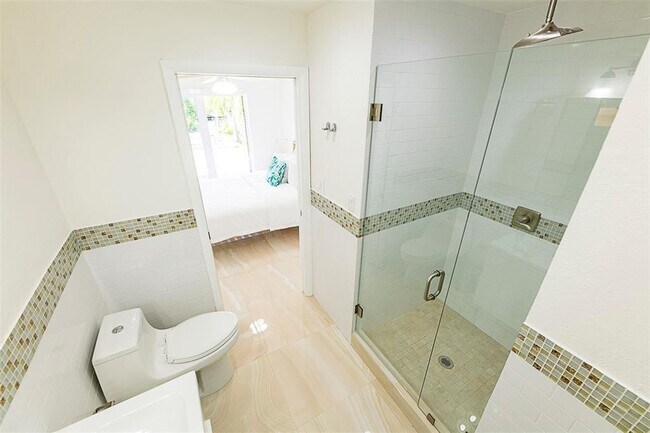 Building Photo - 1162 Hayes St