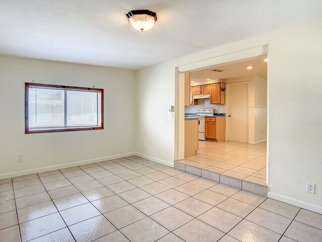 Building Photo - 4 Bedroom POOL Home in Largo