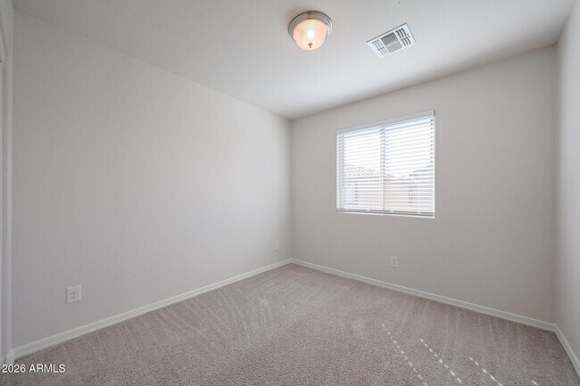 Building Photo - 5458 W Fulton St