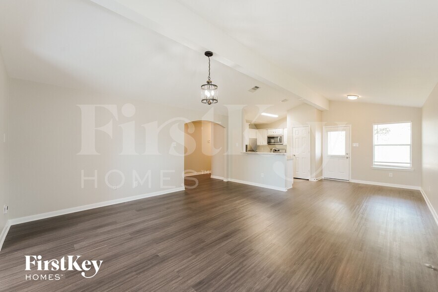 Building Photo - 7111 Lilac Manor Ln