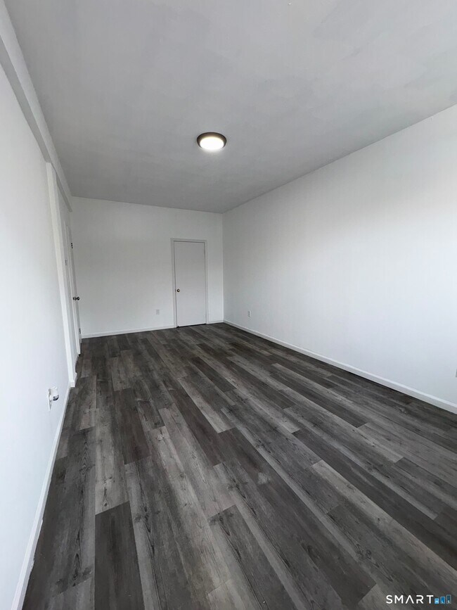 Building Photo - 513 Emmett St