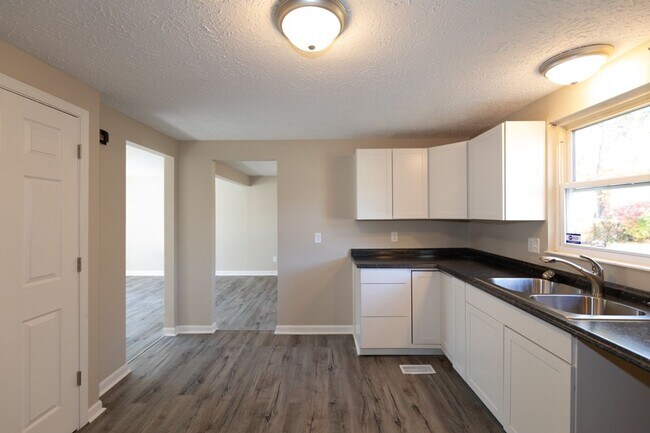 Building Photo - 4 bed 2.5 bath 2 story home with full deck located in Decatur Township