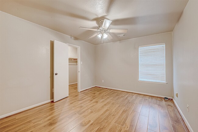 Building Photo - 9514 Sedge Wren Ct