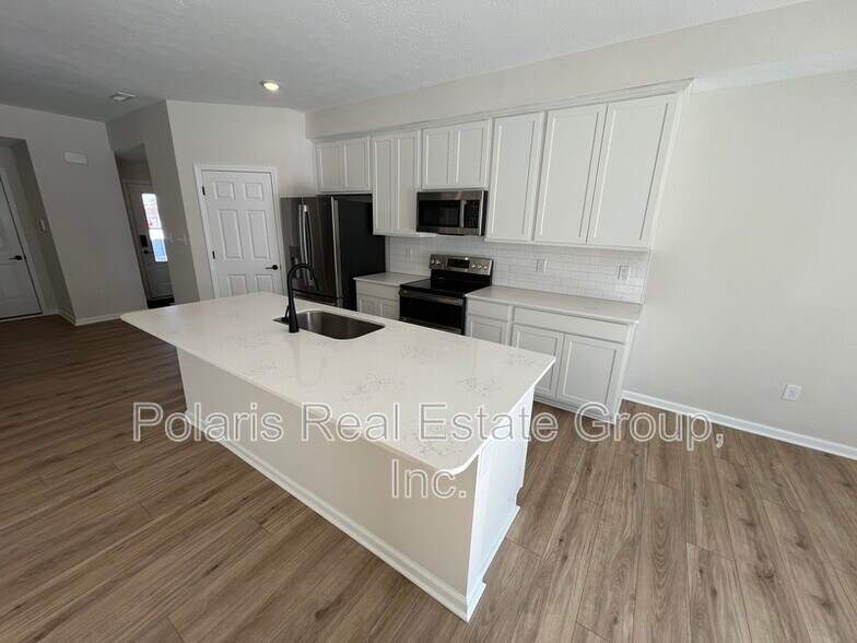 Building Photo - 12599 Cattle Rdg Dr