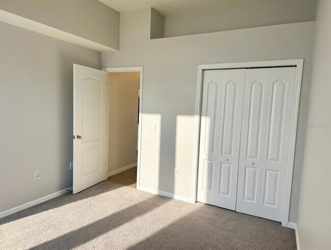 Building Photo - 10805 Australian Pine Dr