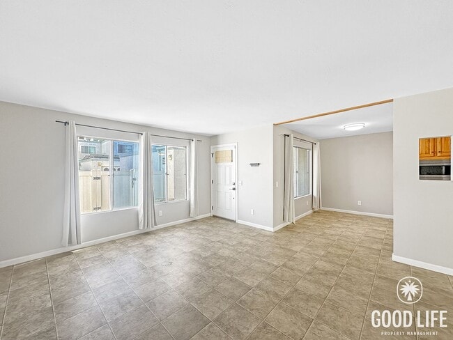 Building Photo - Spacious 3BD/2.5BA Two-Story Condo in Southwest Chula Vista with Kitchen Island, In-Unit Laundry ...