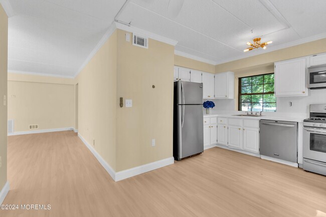 Building Photo - 1838 NJ-35