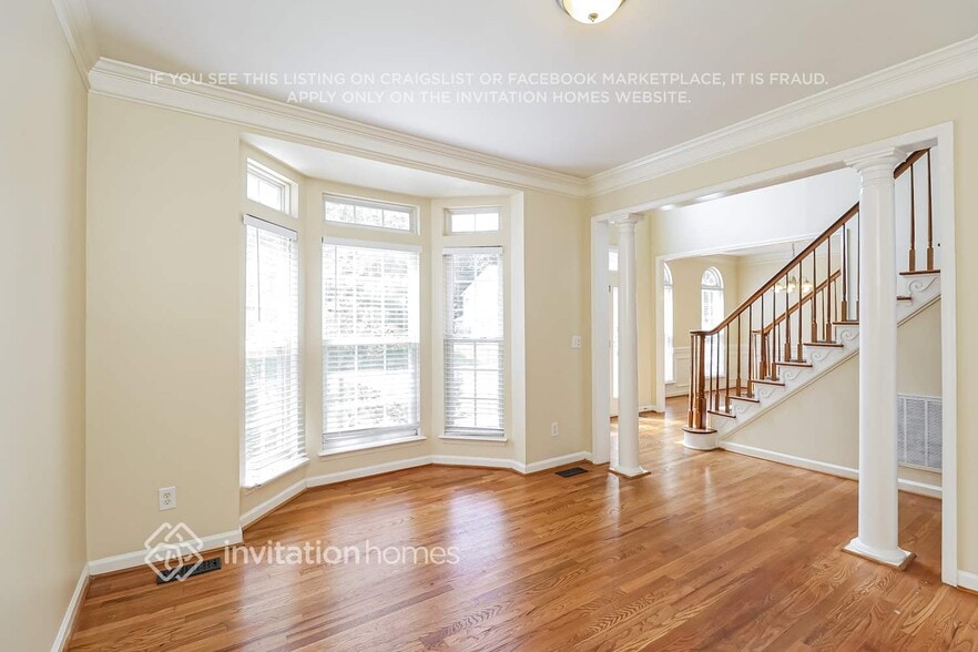 Building Photo - 1017 Briarmore Dr