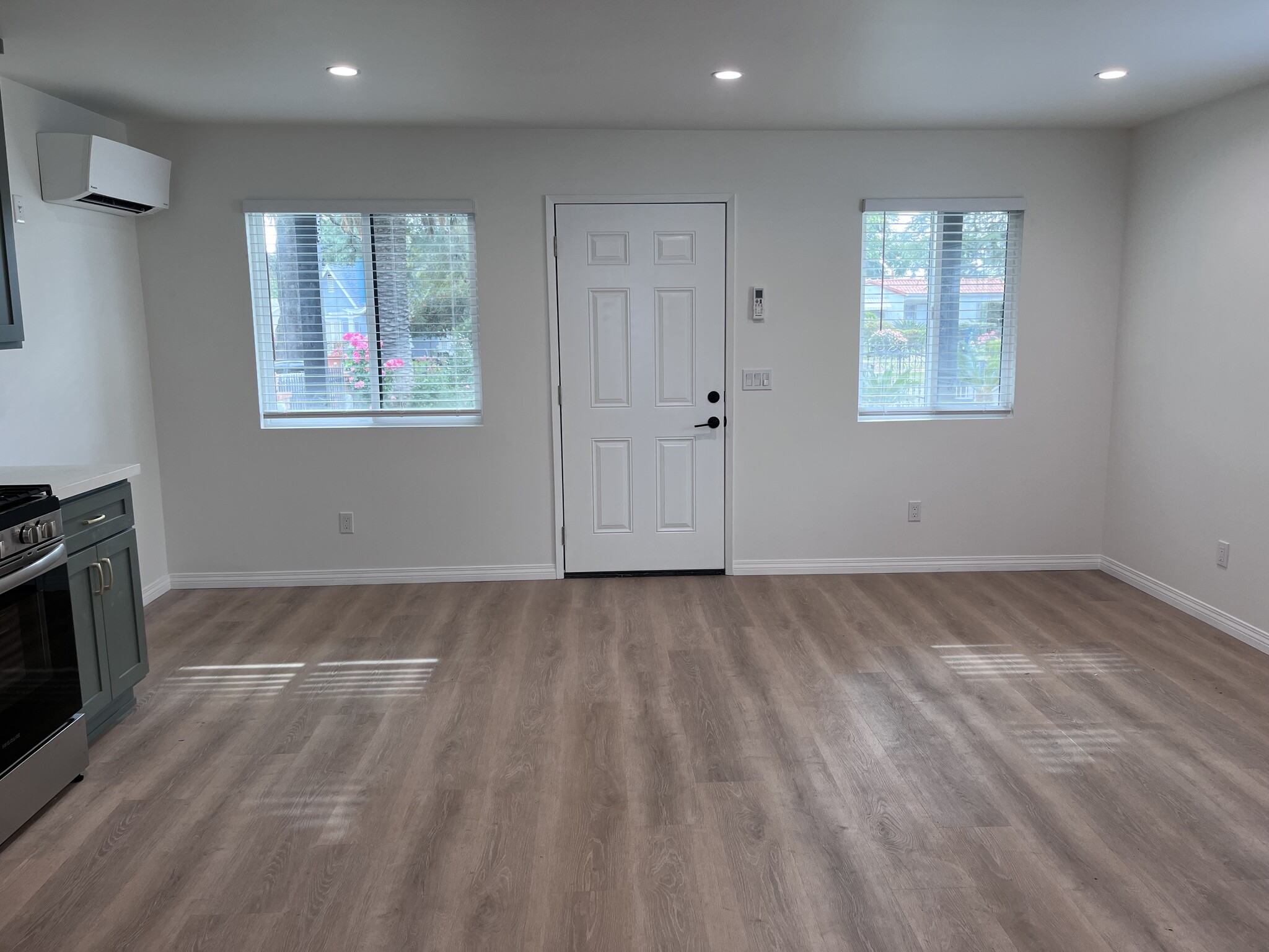 Building Photo - 2128 El Sereno Ave