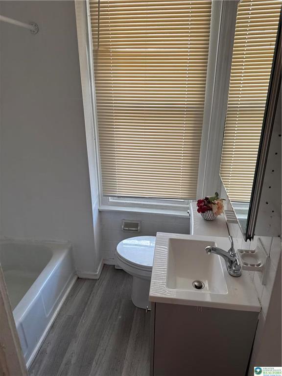 Building Photo - 922 W Court St