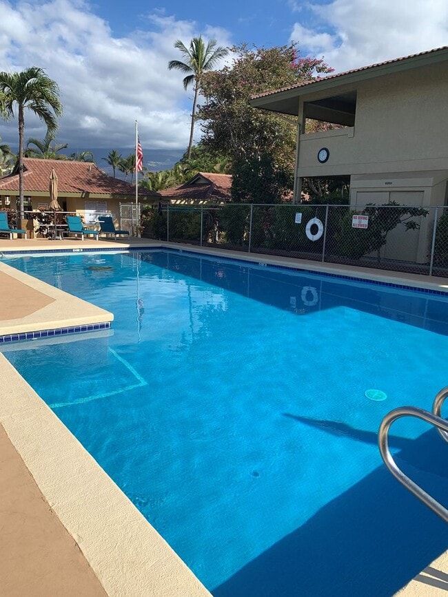 Building Photo - Maui Gardens ground floor 2 bedroom 1.5 ba...