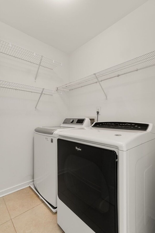 Building Photo - Spacious 5-Bedroom, 3.5-Bath Home in Midlothian – Prime Location & Community Amenities