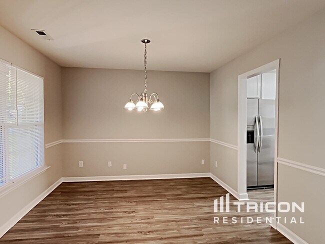 Building Photo - 851 Red Oak Tree Dr