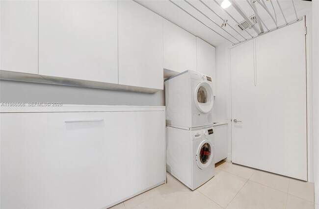 Building Photo - 9705 Collins Ave